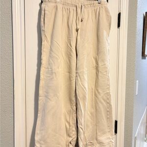 Old Navy Cream Relaxed Sweatpants